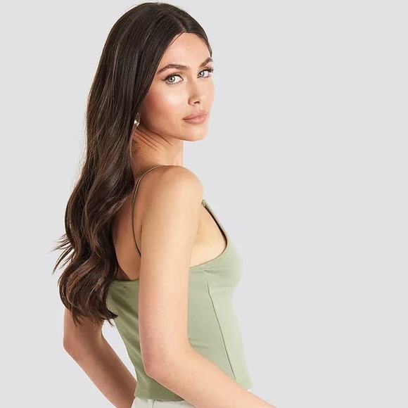 NA-KD Spaghetti Strap Crop Tank - Picture 2 of 5